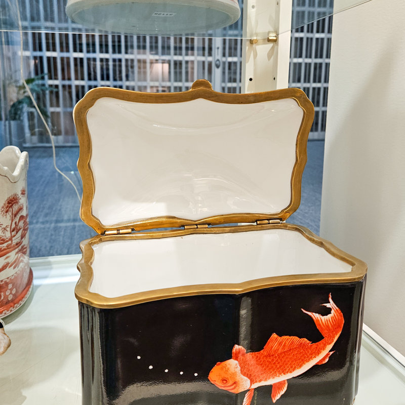 Boîte à poisson en porcelaine Koi avec bordure bronze