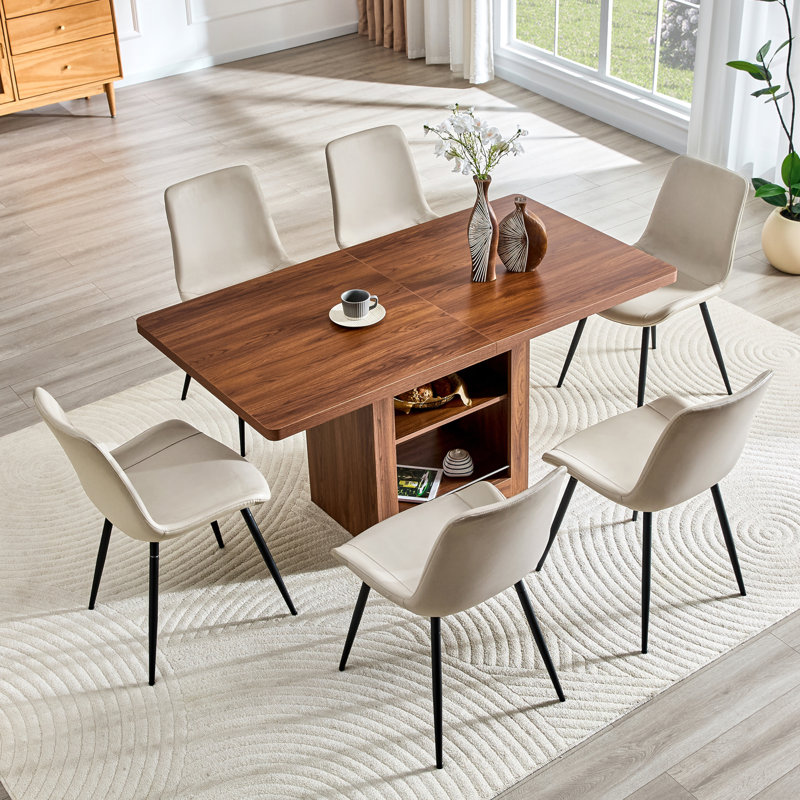 Table de salle à manger extensible et ensemble de chaises, table en panneau de fibres à densité moyenne escamotable de 59 à 71 pouces. Table en panneau de fibres à densité moyenne noyer. Combinée avec 6 chaises en polyuréthane artificiel gris chaud avec un design de coussin incurvé. Convient pour les salles à manger et le bureau.