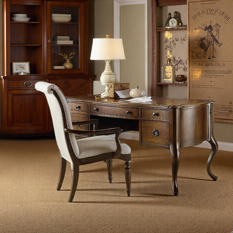 Ensemble de bureau et de chaises de style américain exquis