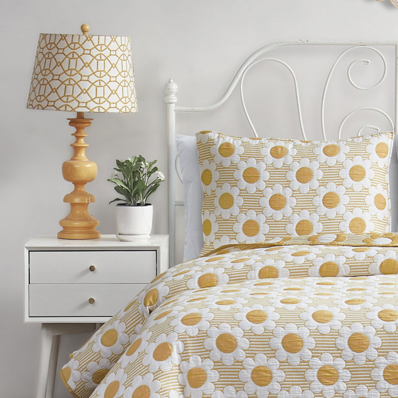 King Size White and Yellow Reversible Jacquard Quilt Set