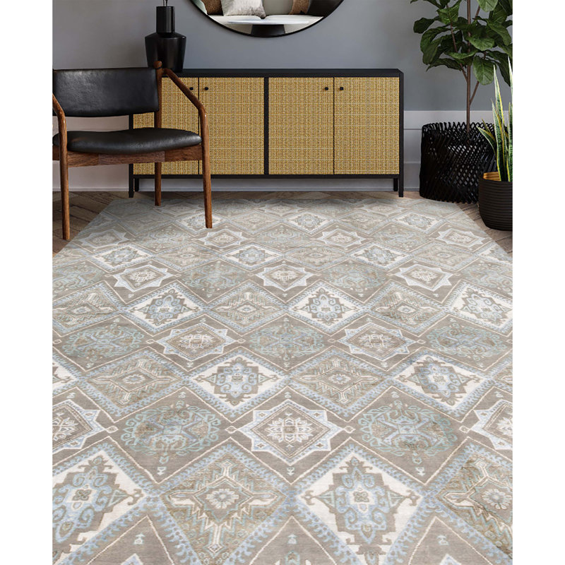 Geometric Area Rug in Beige