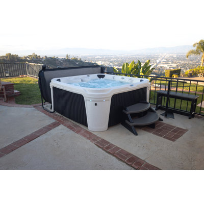 Confer Plastics 23'' D Slip Resistant Hot Tub Step