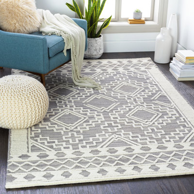 Huynh Wool Oriental Indoor Rug