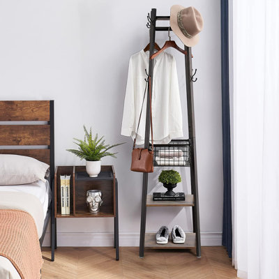 Portemanteaux de style industriel amélioré: 2 tablettes, panier en métal et 8 crochets doubles