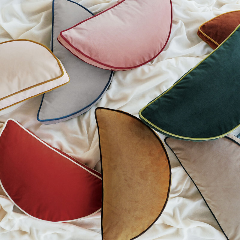 Uma Velvet Pillow Cover & Insert, Gold