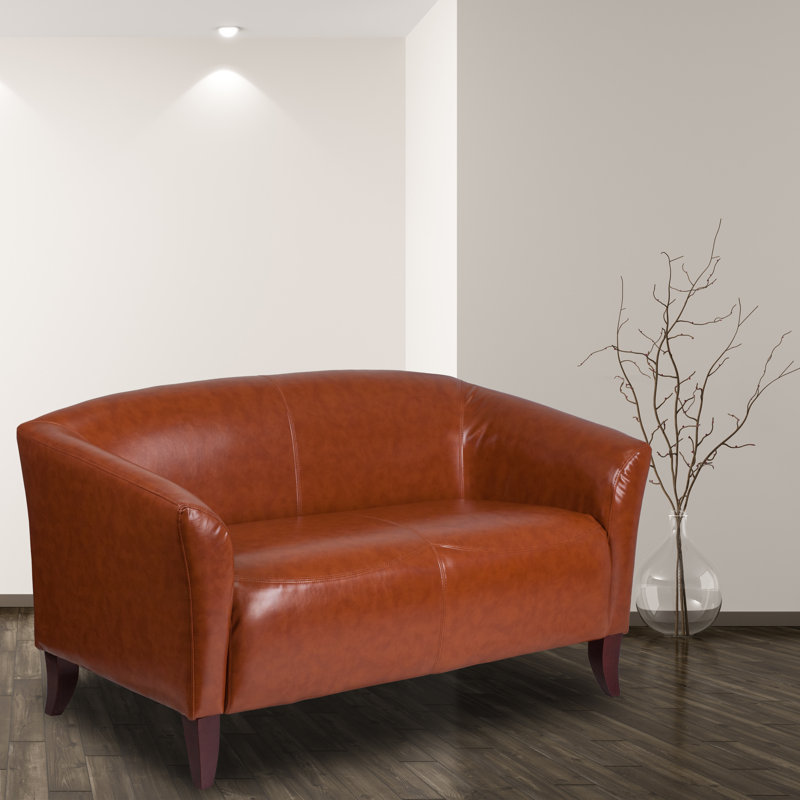 Causeuse Hercules Imperial Series LeatherSoft avec pieds en bois de cerisier, Cognac