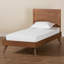 Lit plateforme simple avec matelas Cann