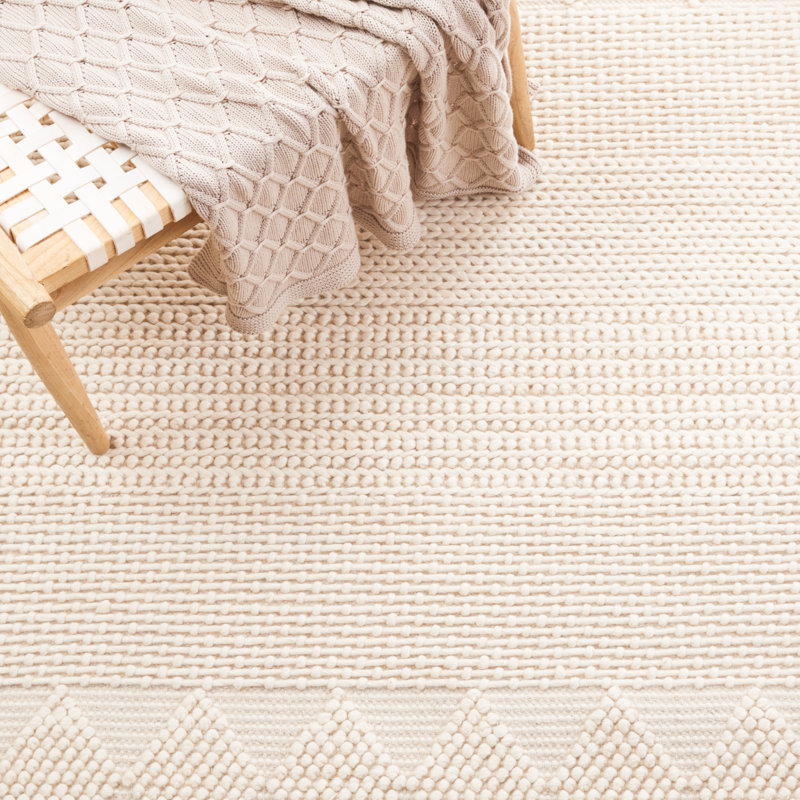 Concho Hand Woven Wool Solid Color Rug, Rectangle 5' x 8'