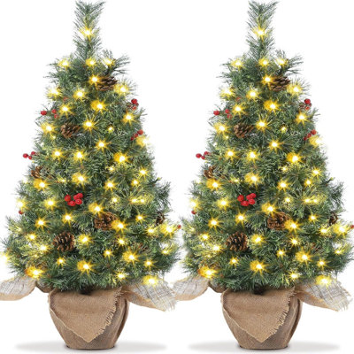 Petit sapin de Noël pré-éclairé de 3 pi, mini sapin de Noël avec base de sac en tissu à 78 lumières DEL et pommes de pin et baies rouges, décorations de Noël pour foyer, dessus de table, décoration intérieure