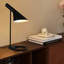 Lampe de table moderne et noire Timeless