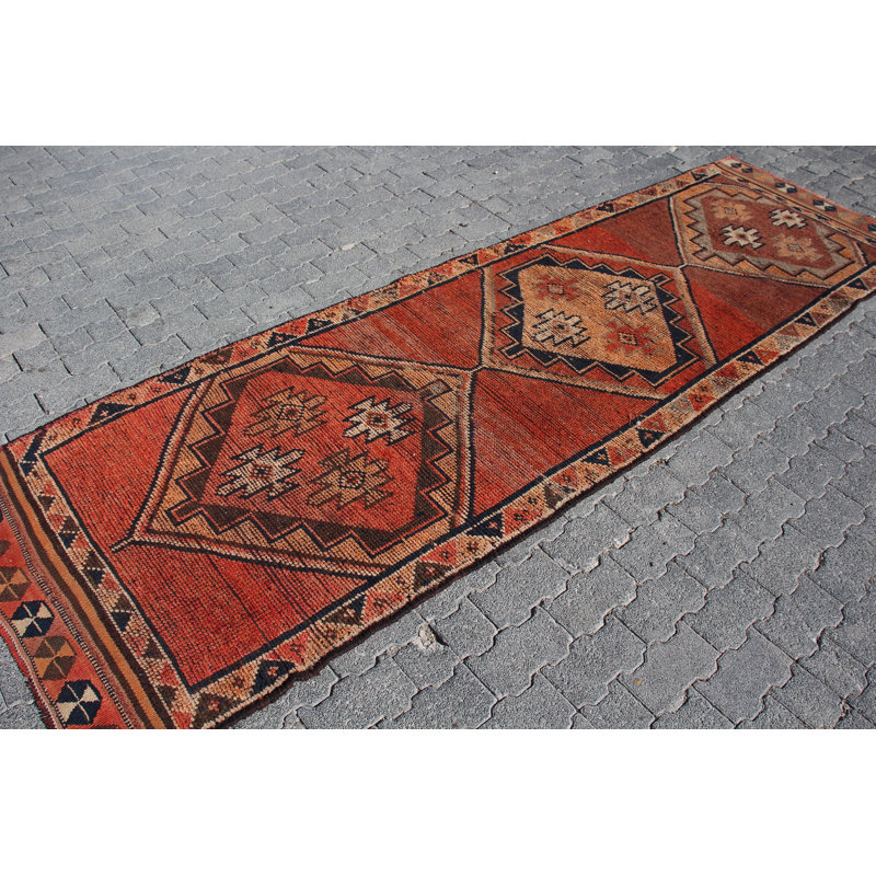 Tapis de couloir turc authentique authentique dans des tons de terre riches pour une décoration rustique