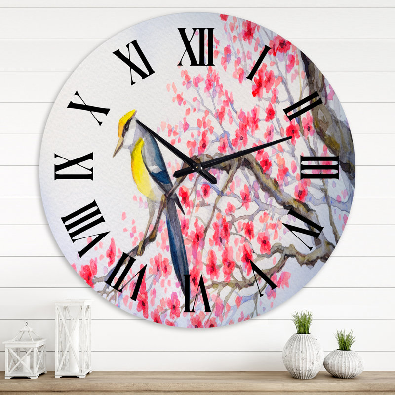 Bel oiseau rouge sur une branche en fleurs II - Horloge murale traditionnelle, Moyenne
