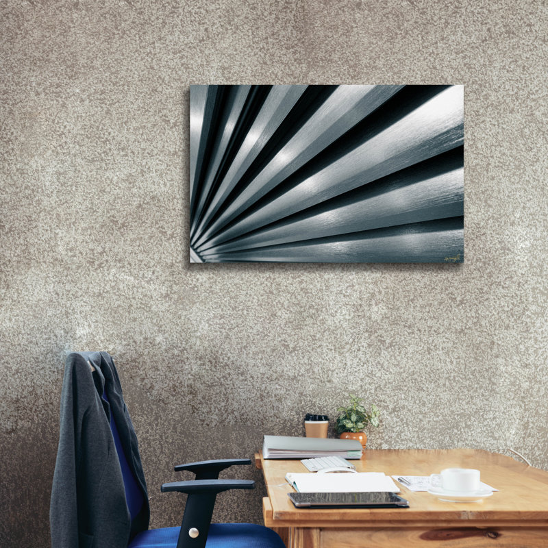 «Industrial Abstract - Vanish Point Metal 1» par Life BeautifuLEE, art mural sur toile, 40 po x 26 po