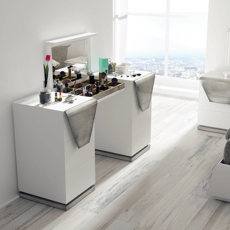 London Vanity, Matte