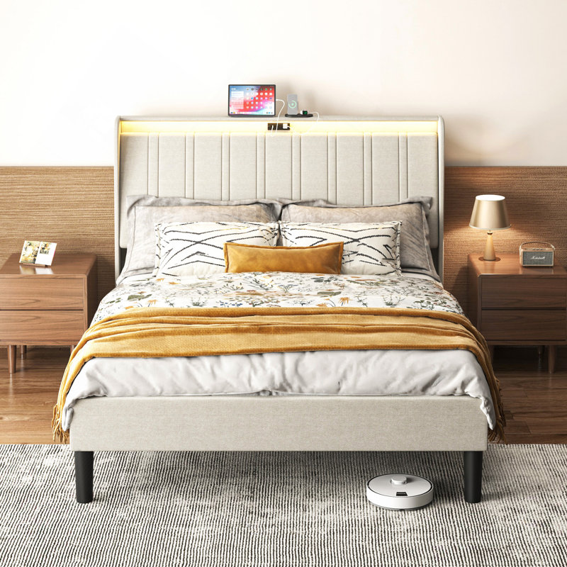 Structure de lit plateforme double avec tête de lit tapissier en tissu et support de lattes en bois