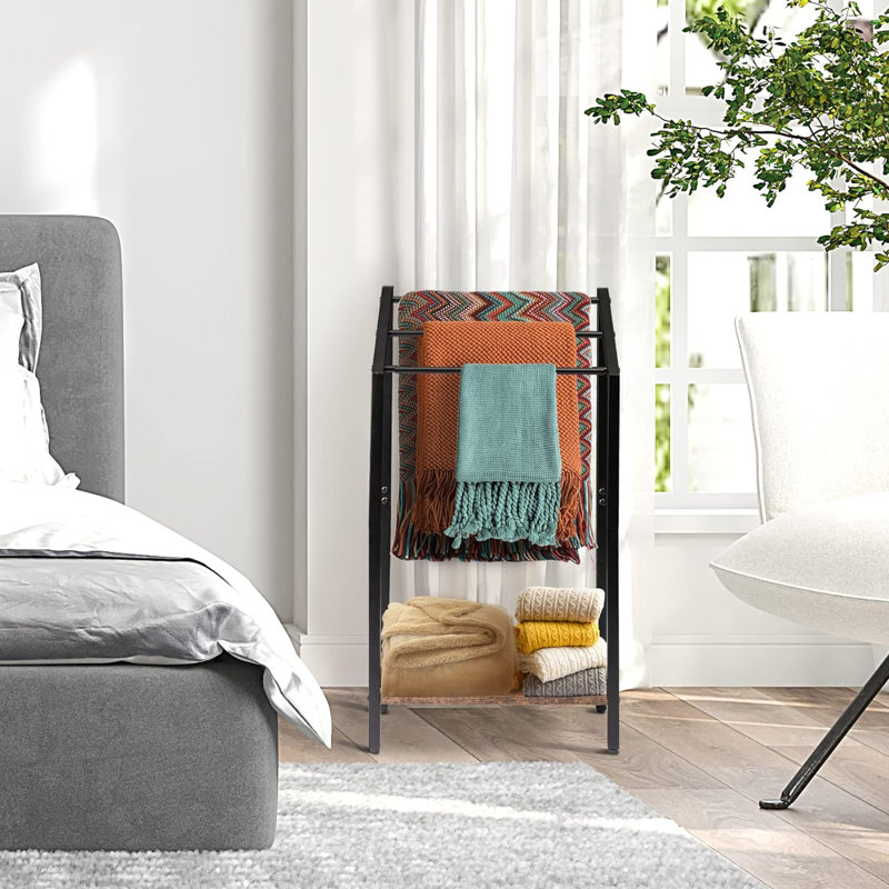 Porte-serviettes sur pied