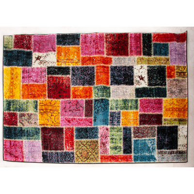 Taylah Geometric Area Rug