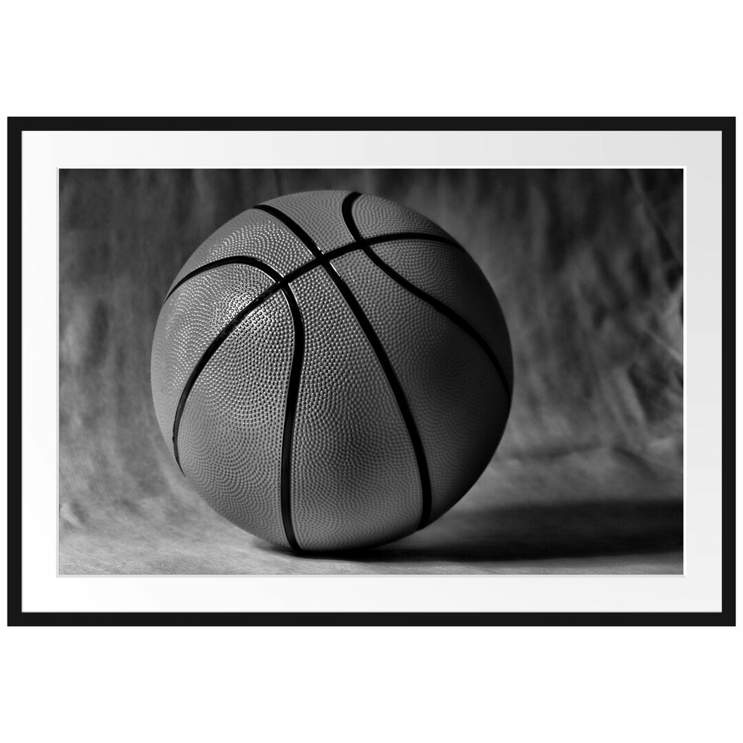 Gerahmtes Poster Basketball schwarzer Hintergrund