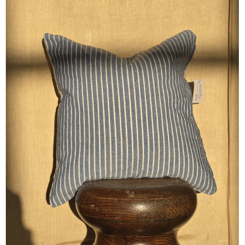 Housse de coussin à rayures bleues