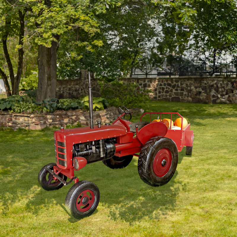 Grand tracteur en métal avec charrette Chesney