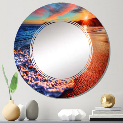 Placid Shore And Whimsical Clouds I - Miroir mural nautique et côtier rond