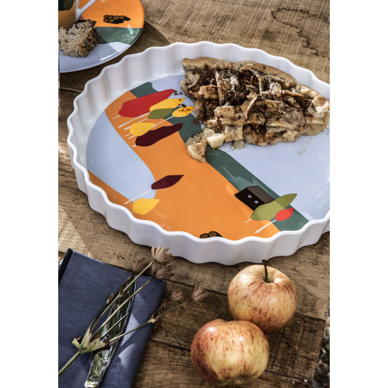 Round Non-Stick Ceramic Pie Dish with Scenic Design
