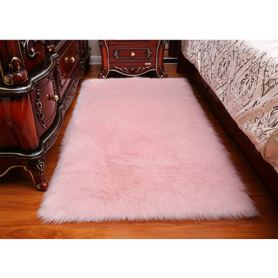 Tapis rose à poils longs Karamo