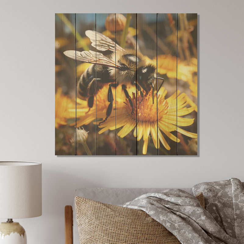 Bourdon Pollen Fuzzy Buzz - abeille sur bois, H 15 po x l 15 po