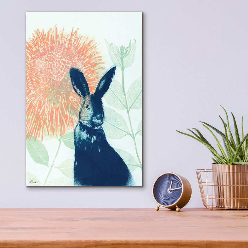 «Pink Waratah and Blue Rabbit» par trudy riz, art mural en verre acrylique, H 16 po x l 12 po x P 0,13 po