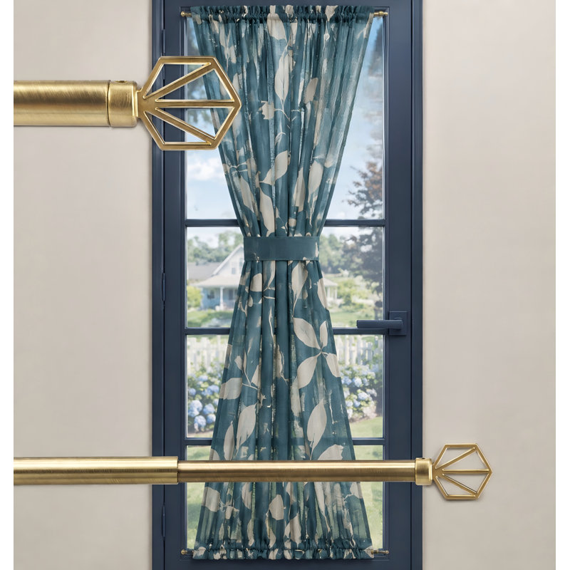 L'ensemble de 2 tringles à rideaux en laiton brossé à porte française est composé de faîteaux hexagonaux, d'un diamètre de 3/8 po et d'une plage de réglage de 16 à 28 pouces, avec fixation adhésive sans perçage ou fixation à vis.