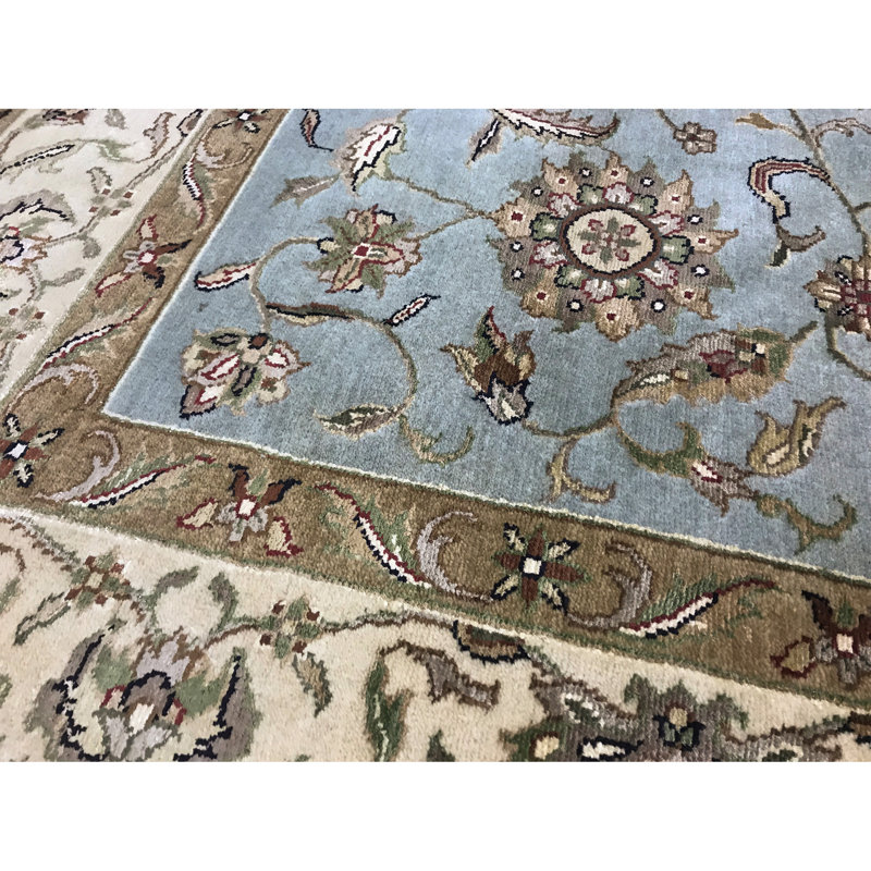Tapis bleu clair et ivoire noué à la main de haute qualité
