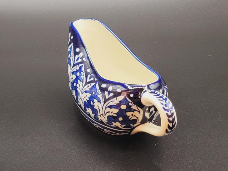 Bateau à sauce Daquilard gris bleu. Porte-sauce décoratif en céramique fabriqué à la main. 9 cm x 12 cm Idée de cadeau unique. Décoration intérieure