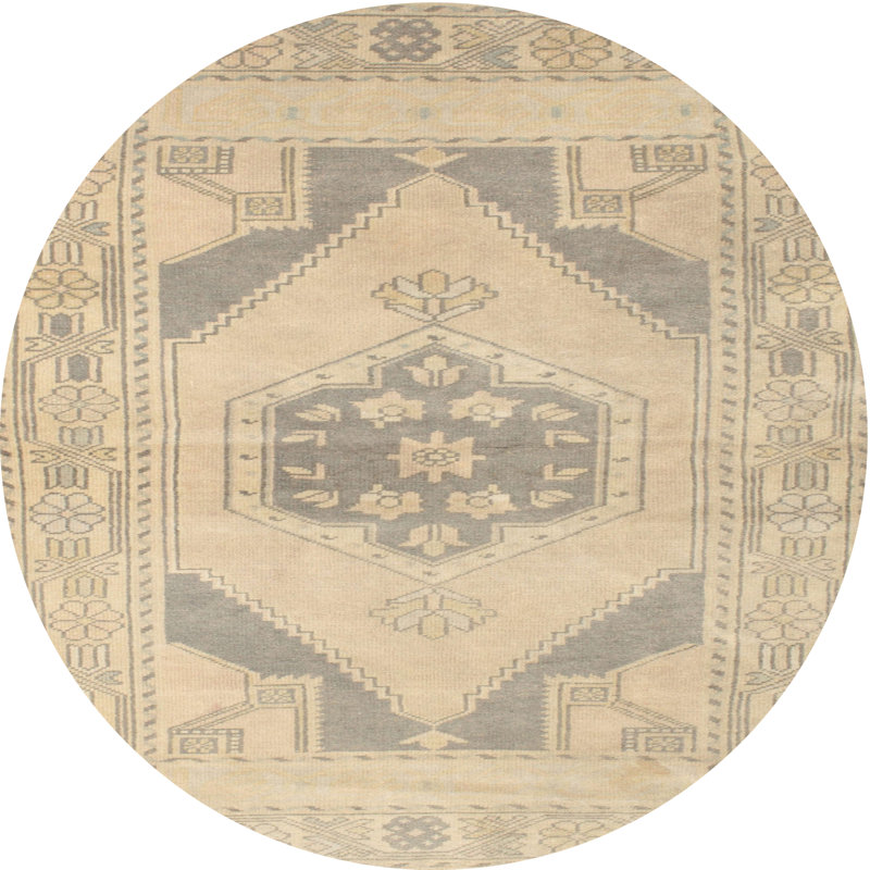 Oriental Indoor Rug, Round 3'