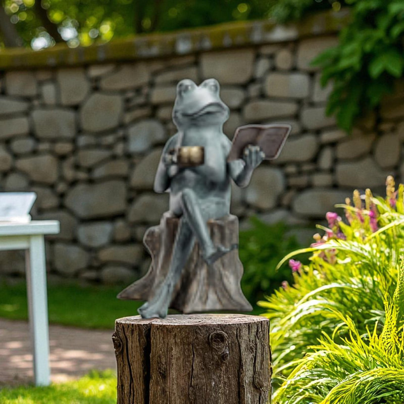 Frog Iron Garden Statue