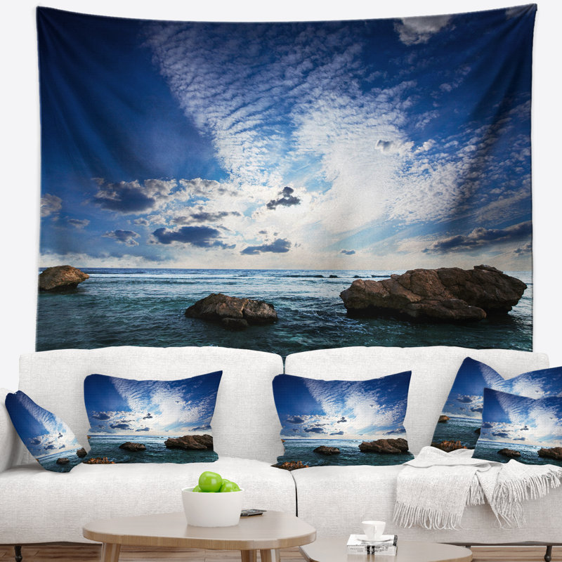 Tapisserie Rocky Beach avec nuages blancs, H 50 po x l 60 po