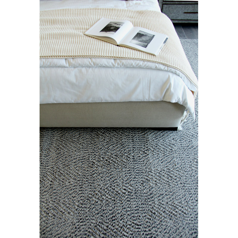 Woven Earth Wool Geometric Area Rug in Silver, Rectangle 10' x 14'