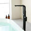Robinet de baignoire autoportant à fixation au sol avec douche à main-128509647