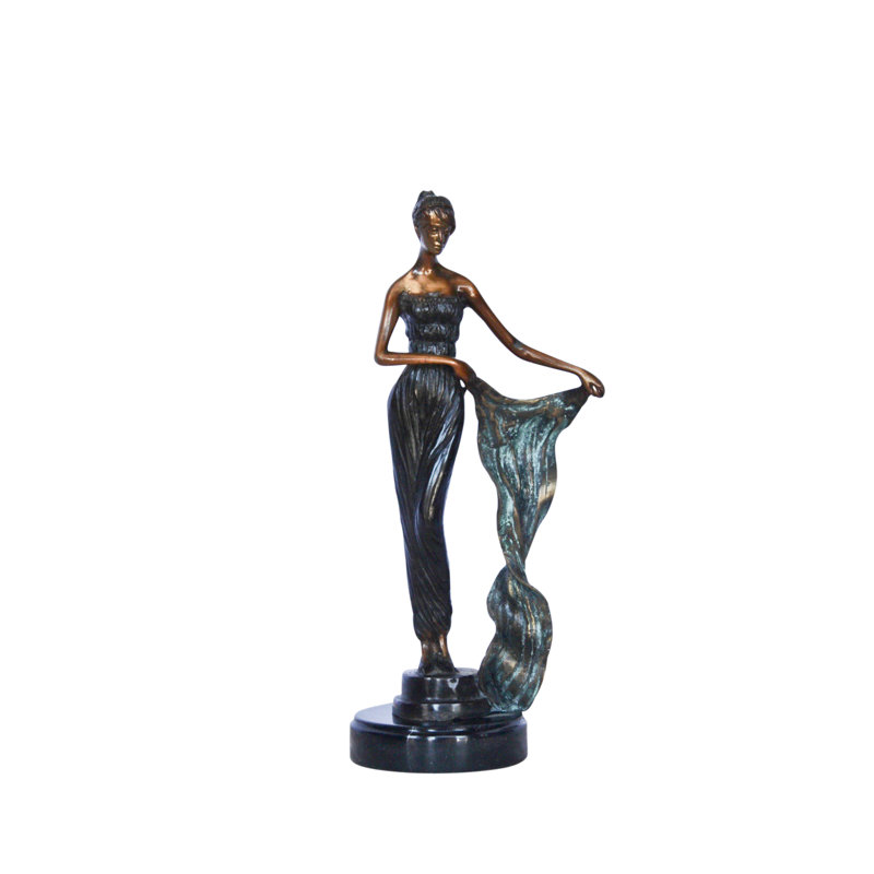 Euthymios Jeune fille tenant un drap transparent dans le vent - Taille: L 6 po x l 4 po x H 13 po.