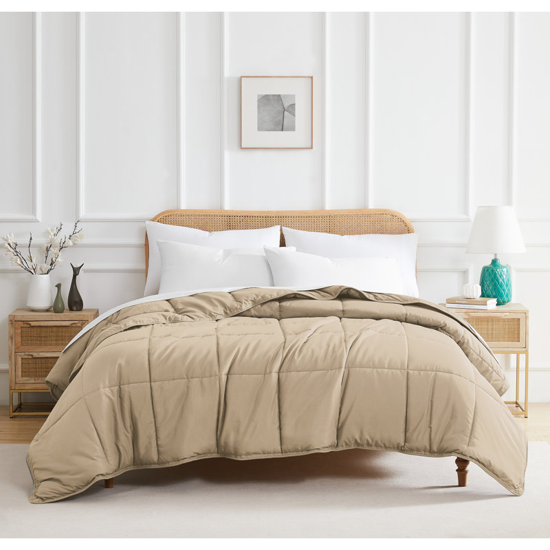 Édredon en duvet synthétique Southwest Fine Linens, Édredon simple, Taupe