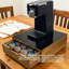 Organisateur de tiroir à café avec plateau en verre trempé et base en bois, rangement multifonctionnel K-Cup pouvant contenir plus de 20 capsules, station de comptoir pour la maison et le bureau