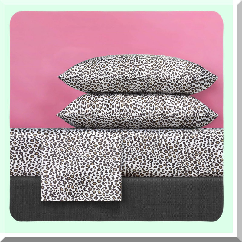 Leopard Luxe Bedding Set - Smooth Sheets for Luxurious Home Decor.