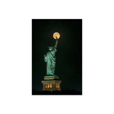 " Statue Of Liberty " by Hua Zhu