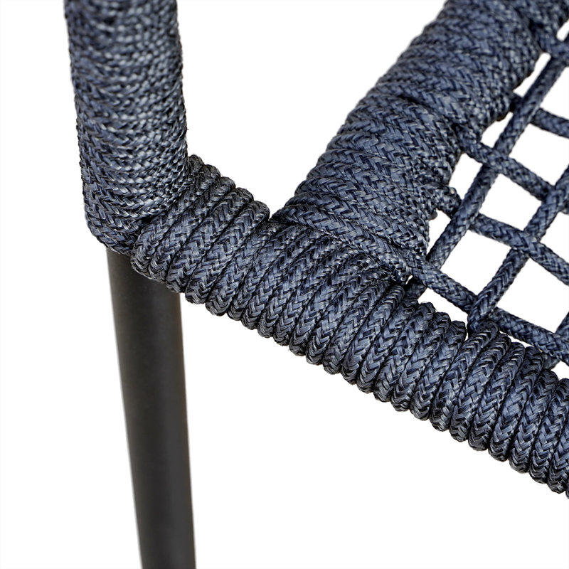 Chaise de patio empilable toutes saisons Fargo - Extérieur et intérieur - Fauteuils en rotin corde - Acier thermolaqué gris foncé avec coussins (ensemble de 2)