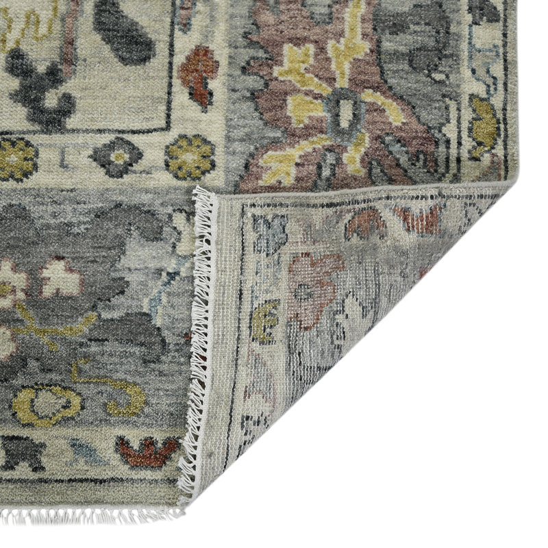 Jaigarh Wool Geometric Area Rug in White, Rectangle 2' x 3'