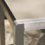 Table de bar d'extérieur légère en aluminium avec plateau en verre gris impureté et cadre antidérapant
