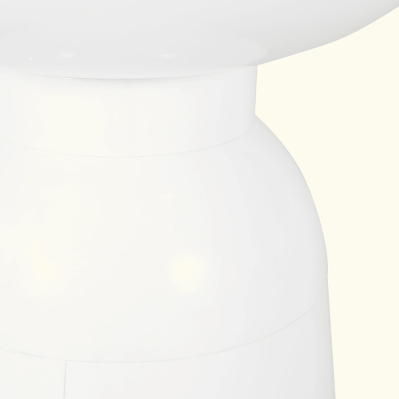 Charmante table d'appoint en métal avec attrait moderne et fabrication durable, Blanc