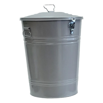 Outdoor Trash/Recycling Bins