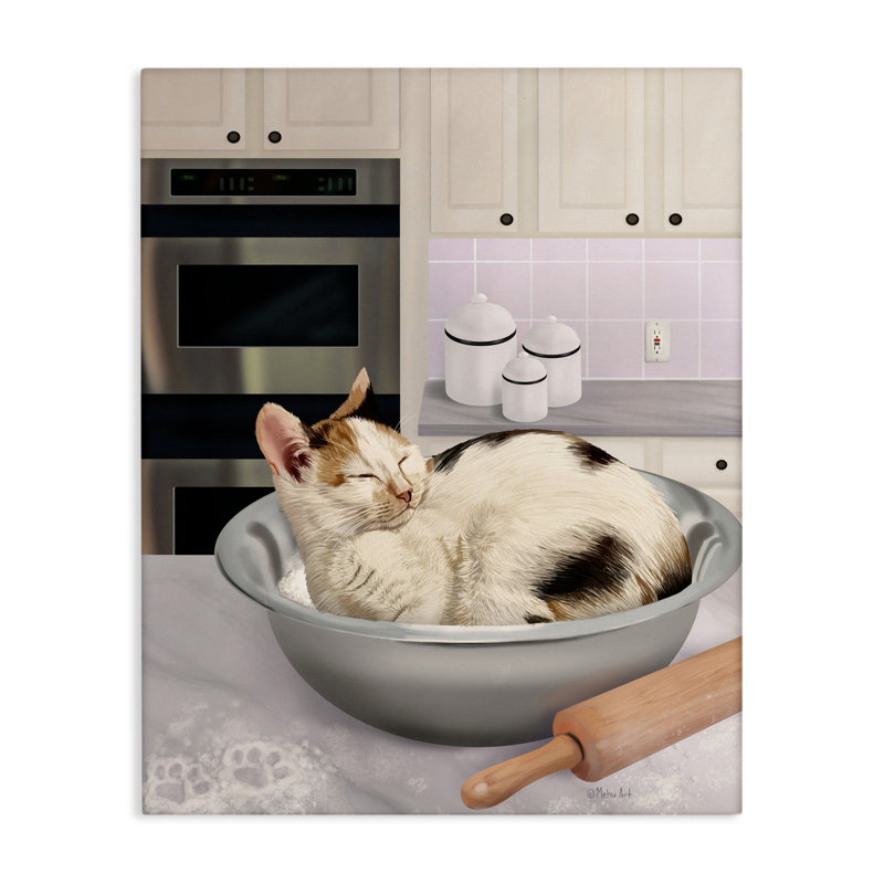 «Sleepy Cat in Mixing Bowl Canvas», conception par Mehu Art, H 20 po x l 16 po