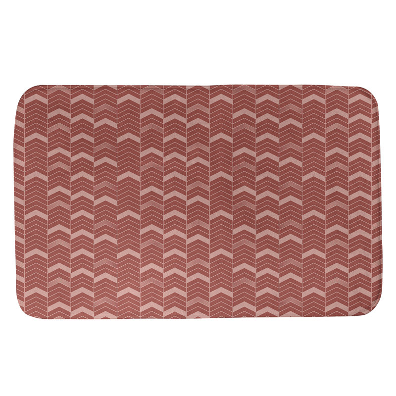 Tapis pour salle de bain lineed chevrons Stephenie, l 21 po x L 34 po, Rouge / rouge clair