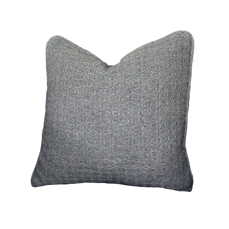 Coussin en tartan en laine 18 x 18 po gris pour l'hiver